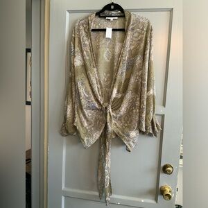 Olivia Lauren Kimono Tie Print Blouse